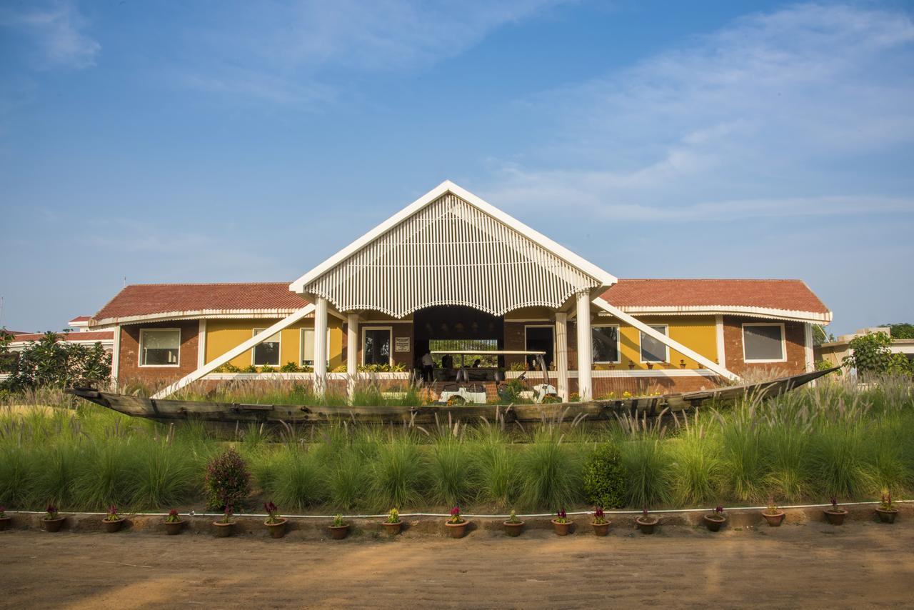 Swosti Chilika Resort Kanaipur Exteriör bild