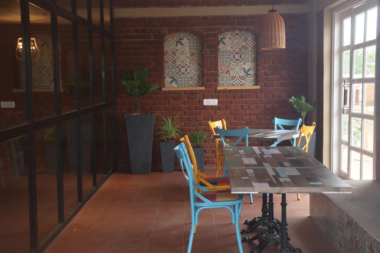 Swosti Chilika Resort Kanaipur Exteriör bild