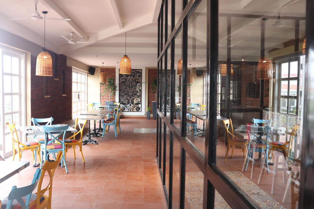 Swosti Chilika Resort Kanaipur Exteriör bild