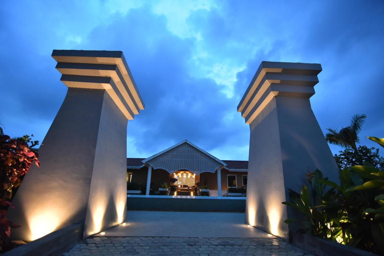 Swosti Chilika Resort Kanaipur Exteriör bild